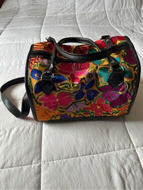 Handcrafted Embroidered Guatemalan Purse - Black Trim, Multicolor Embroidery
